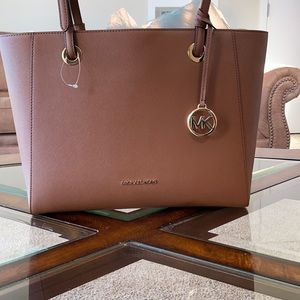 Brand new women’s Michale Kors bag